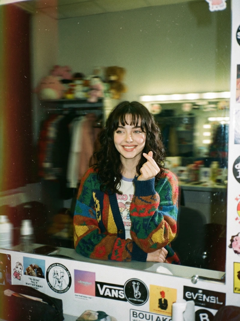 90s Lo-Fi K-pop Portrait